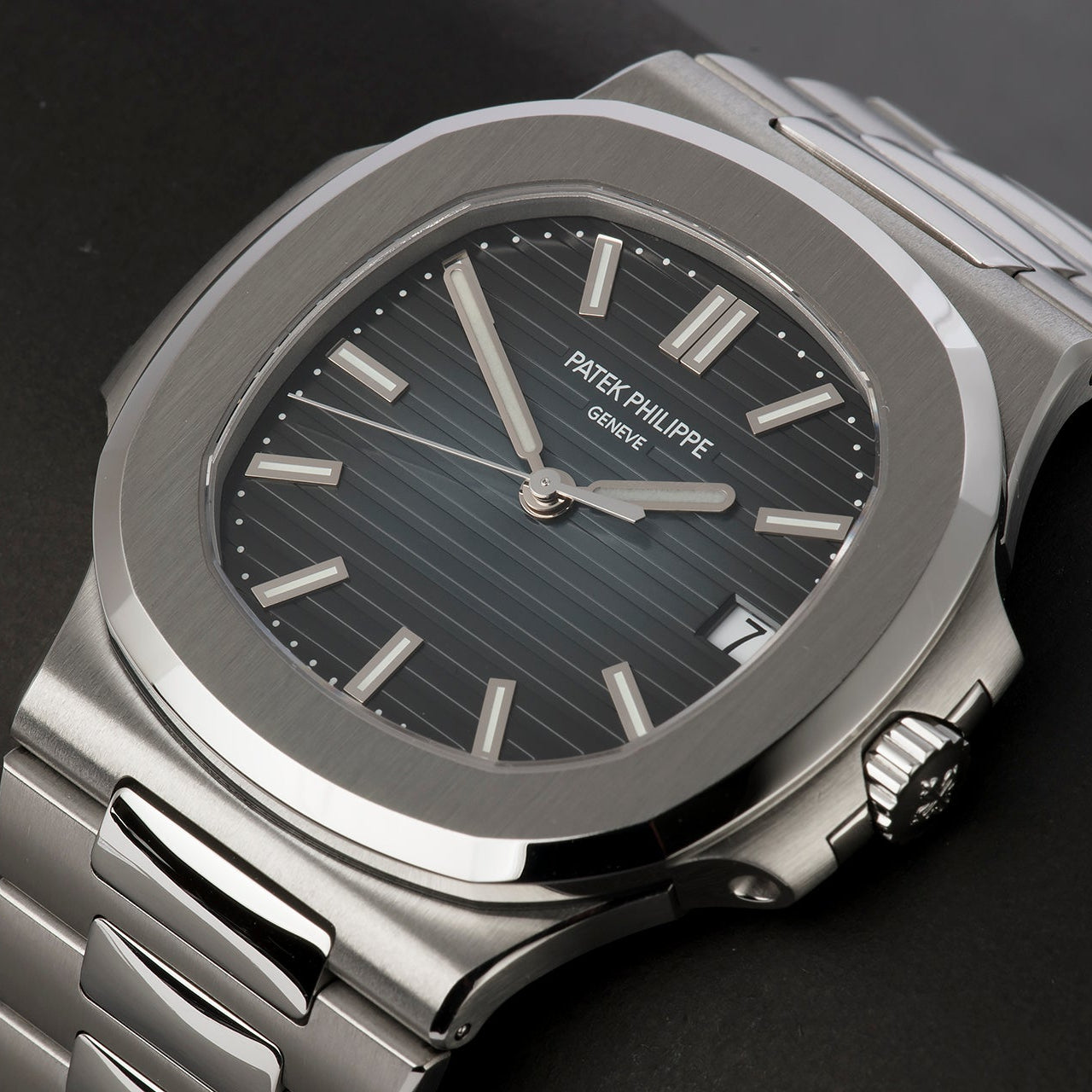 Luxury Stainless Steel Black Dial Watch – Classic Premium Design